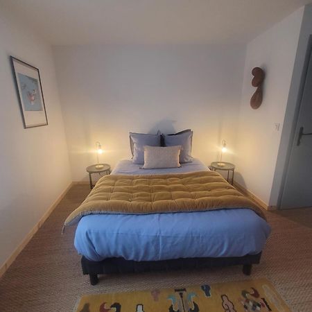 Lekker Slaap Hotel Parthenay Exterior photo