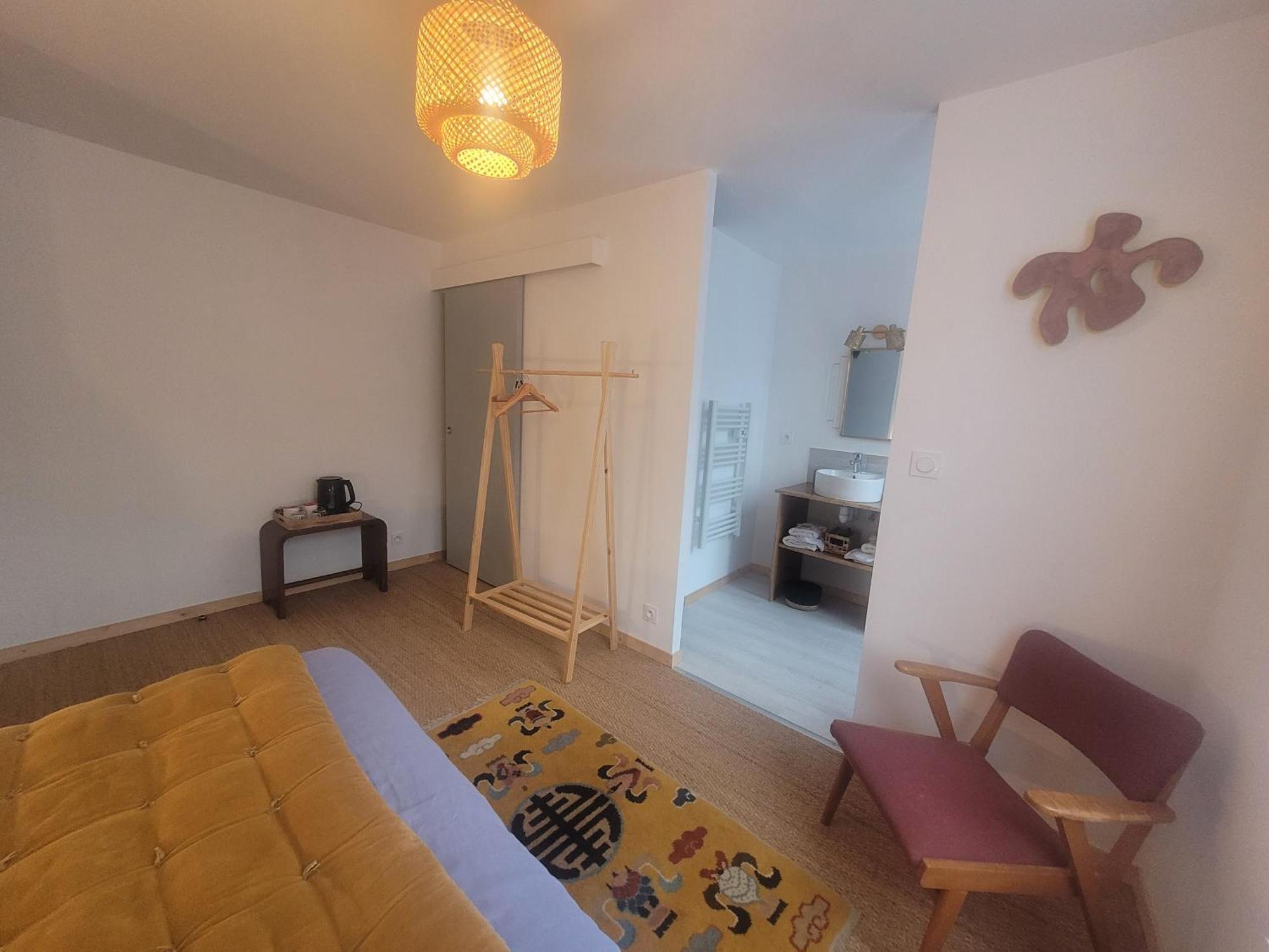 Lekker Slaap Hotel Parthenay Exterior photo